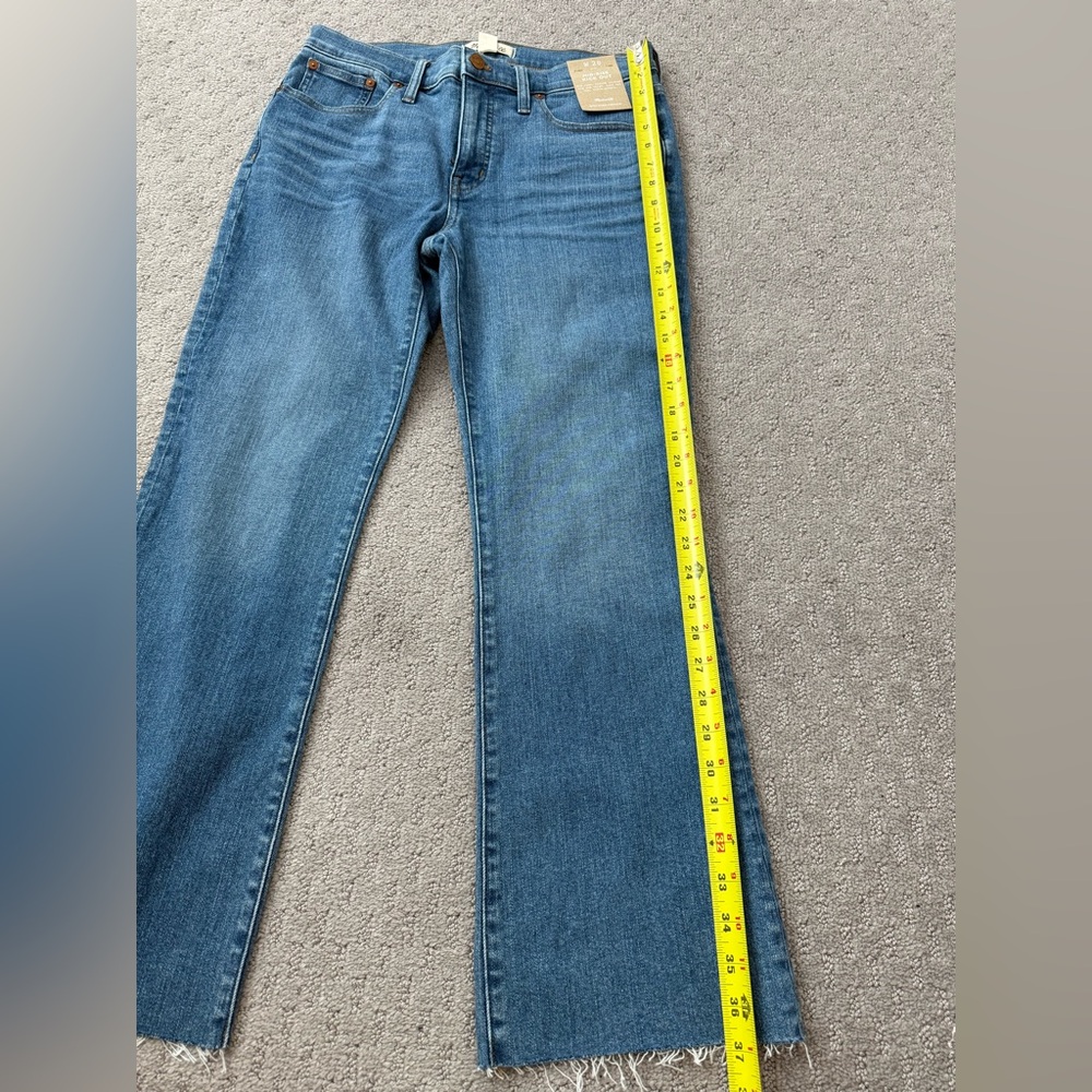 Madewell Mid-Rise Kick Out Crop Jeans in Cherryville Wash: Raw-Hem Edition - Picture 9 of 10